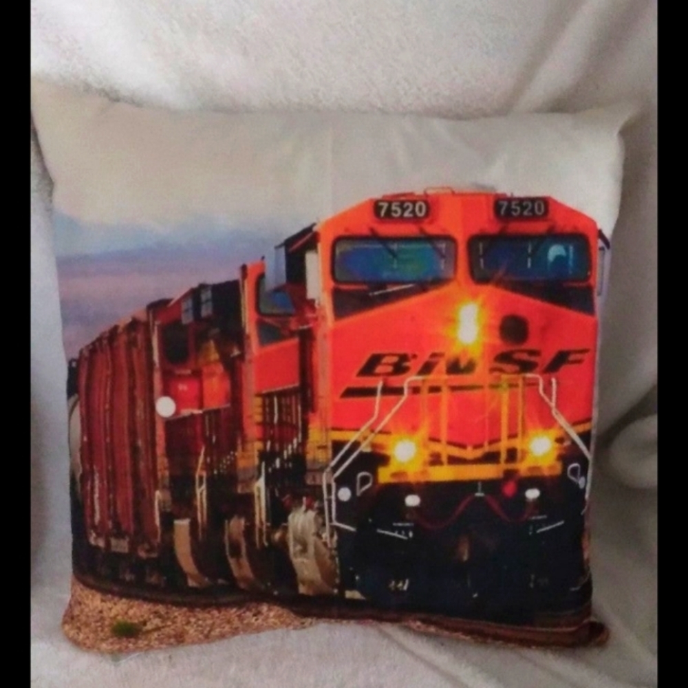 Train 🚂 pillow